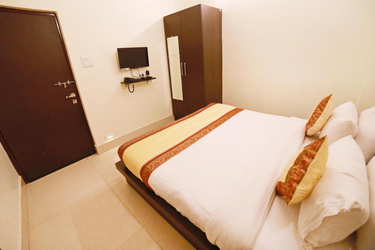 Oyo 16708 Sada Shiv Guest House Варанаси Экстерьер фото