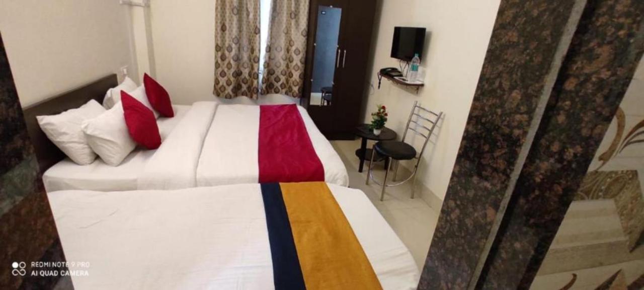 Oyo 16708 Sada Shiv Guest House Варанаси Экстерьер фото
