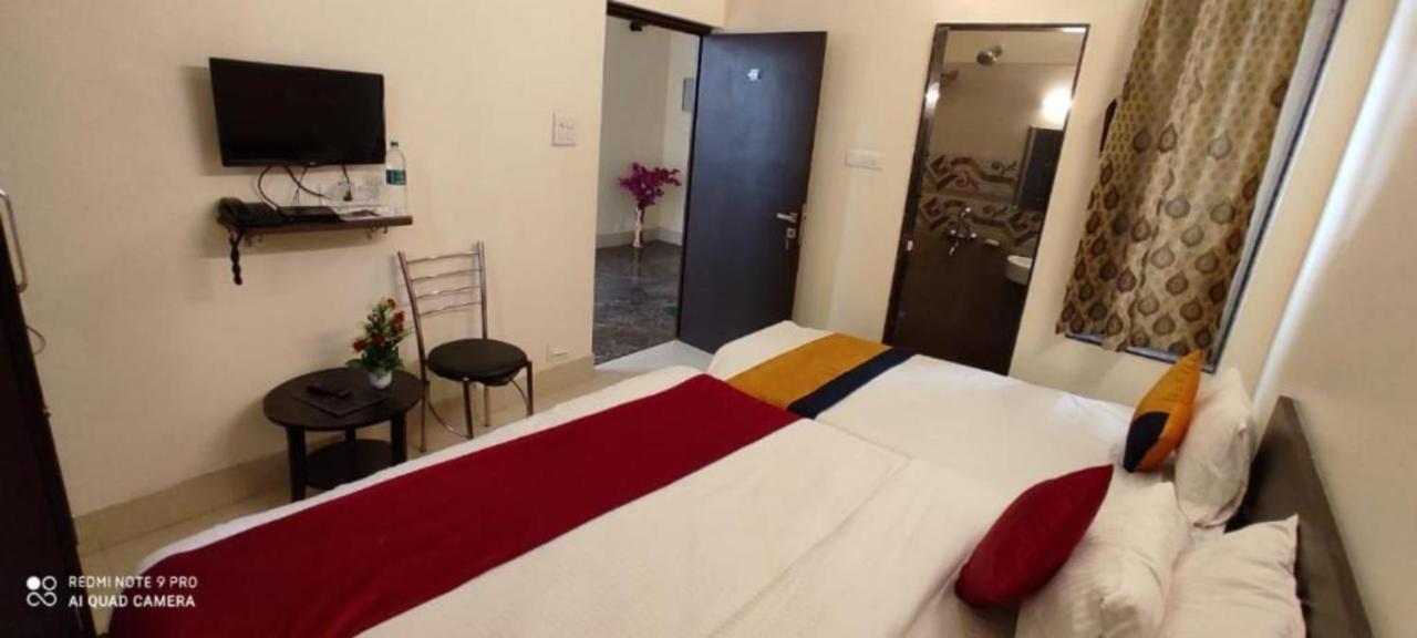 Oyo 16708 Sada Shiv Guest House Варанаси Экстерьер фото