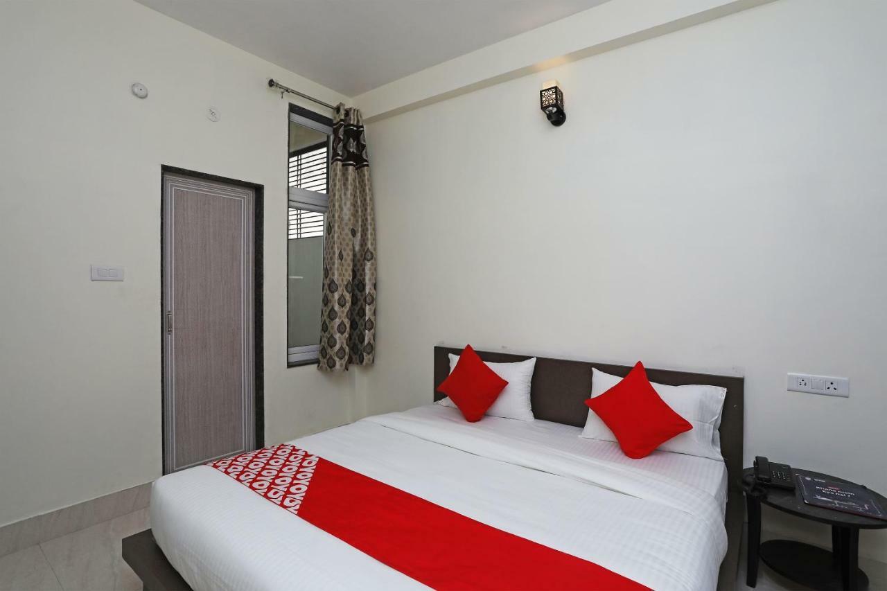 Oyo 16708 Sada Shiv Guest House Варанаси Экстерьер фото